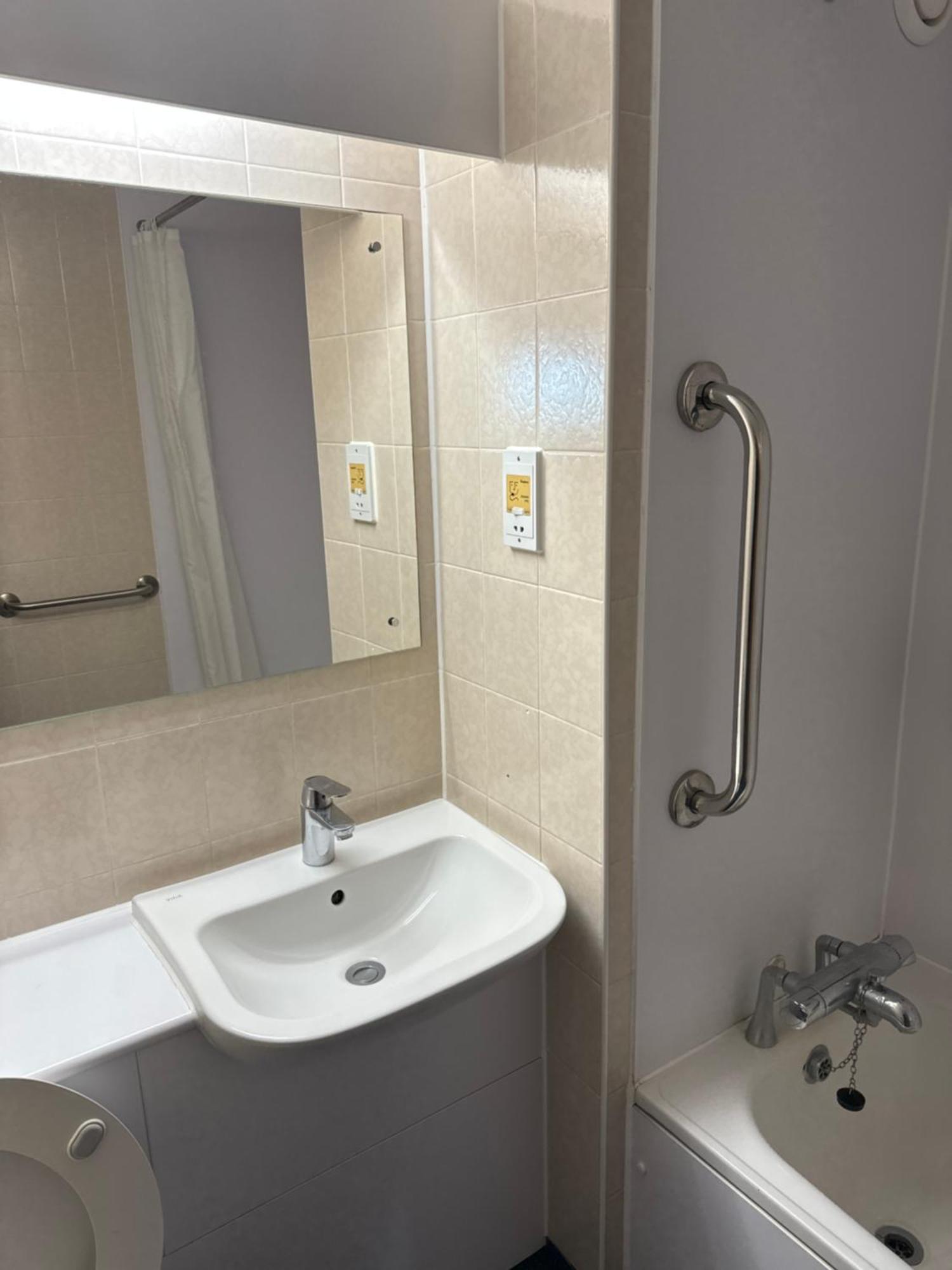 Thurrock Hotel M25 Services Aveley Ngoại thất bức ảnh